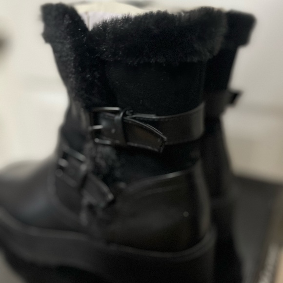 Boots - Picture 7 of 8